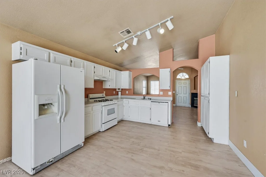 7029 Desert Clover, Las Vegas, NV 89129