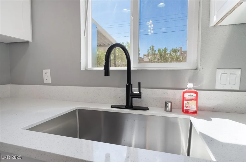 5305 Sugarfoot, Las Vegas, NV 89107