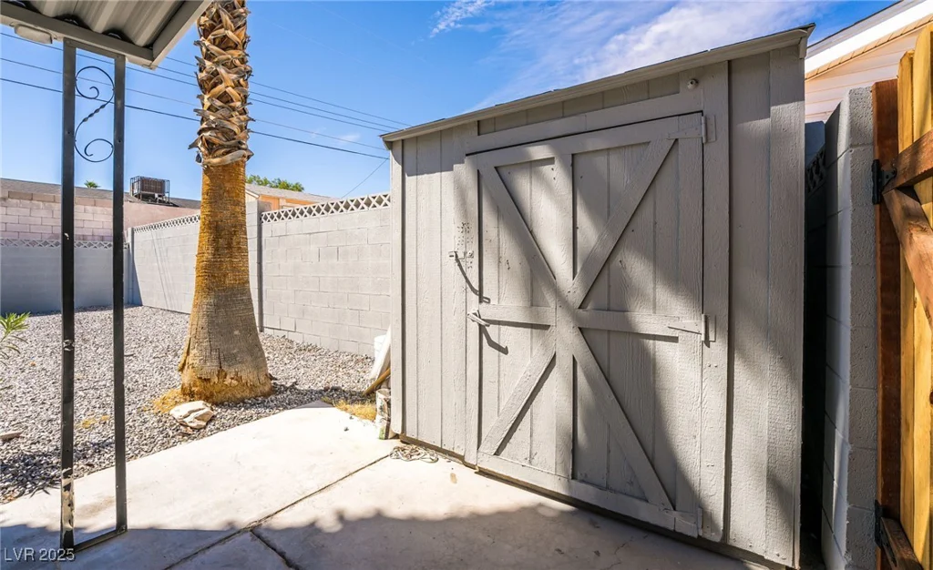 5305 Sugarfoot, Las Vegas, NV 89107