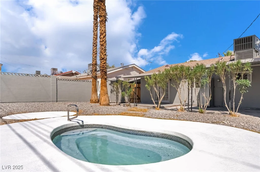 5305 Sugarfoot, Las Vegas, NV 89107