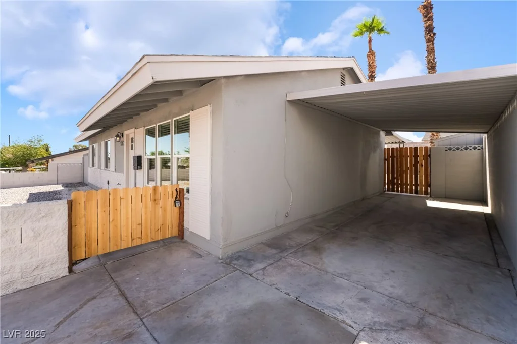 5305 Sugarfoot, Las Vegas, NV 89107