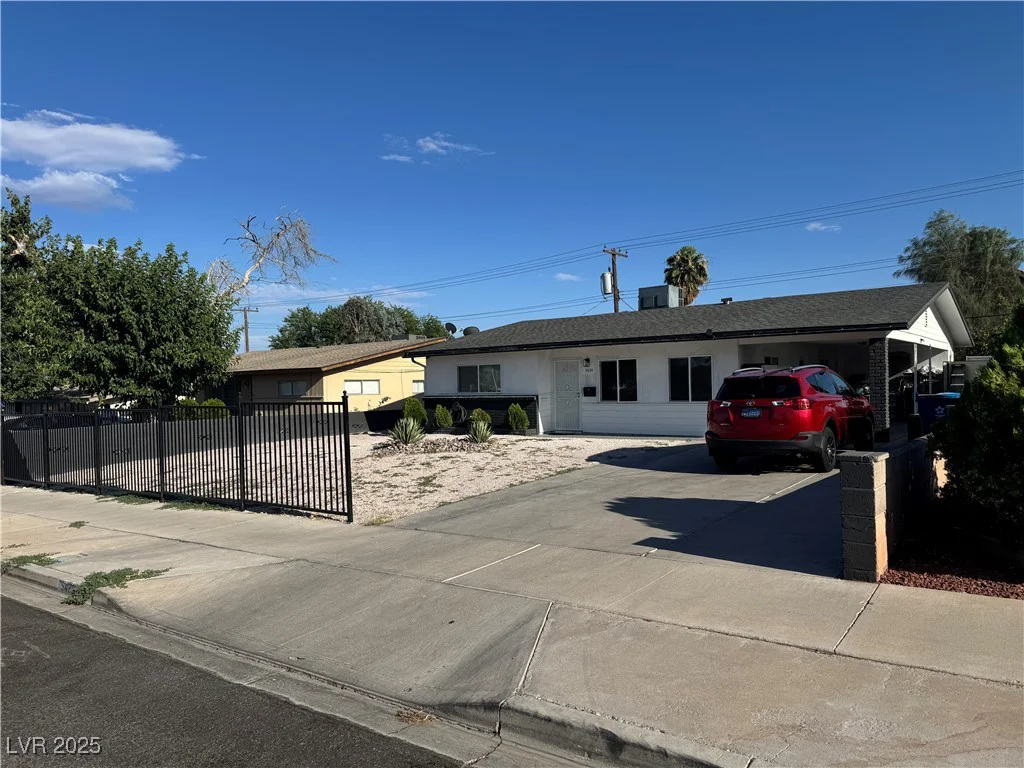 5425 Evergreen, Las Vegas, NV 89107