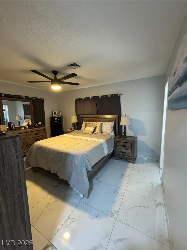 5425 Evergreen, Las Vegas, NV 89107