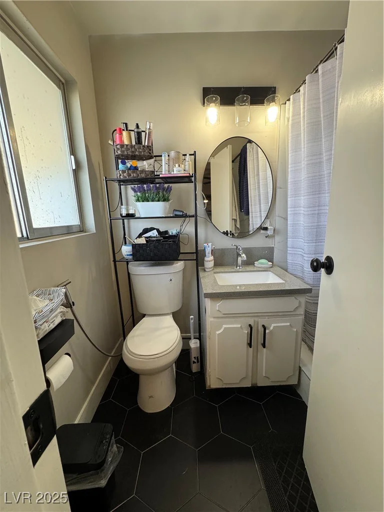 5425 Evergreen, Las Vegas, NV 89107