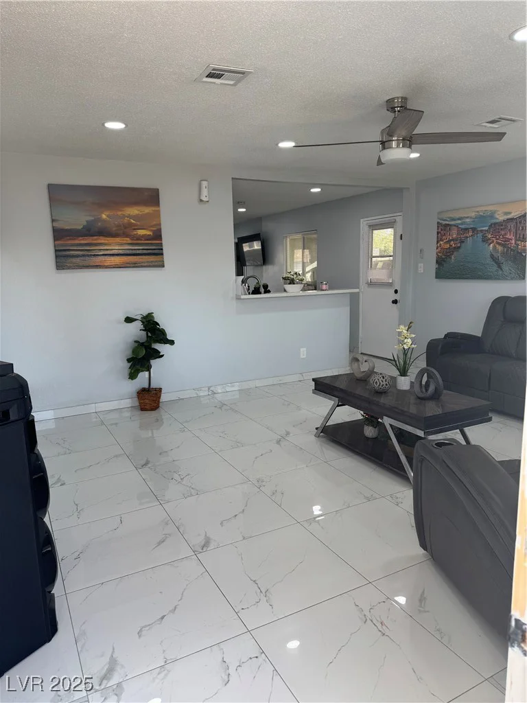 5425 Evergreen, Las Vegas, NV 89107