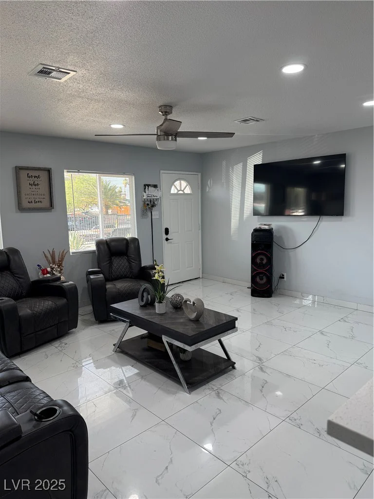 5425 Evergreen, Las Vegas, NV 89107