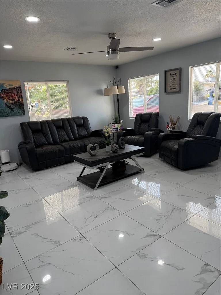 5425 Evergreen, Las Vegas, NV 89107