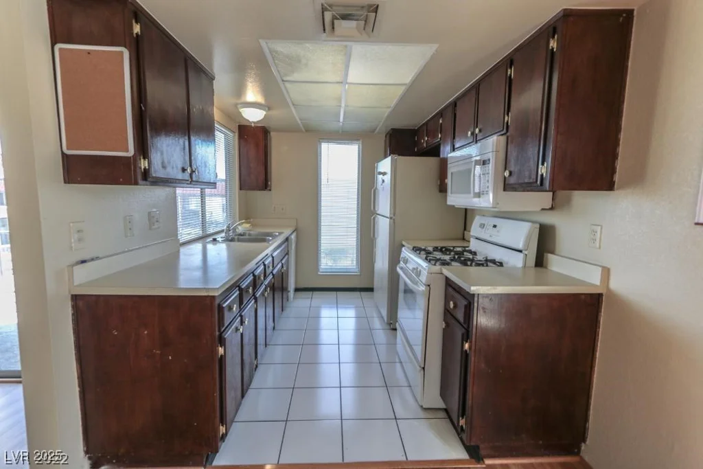 1405 Vegas Valley, Las Vegas, NV 89169