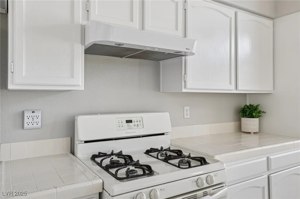 7532 Holloran, Las Vegas, NV 89128