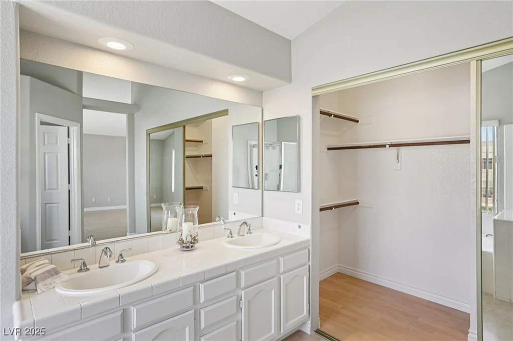 7532 Holloran, Las Vegas, NV 89128