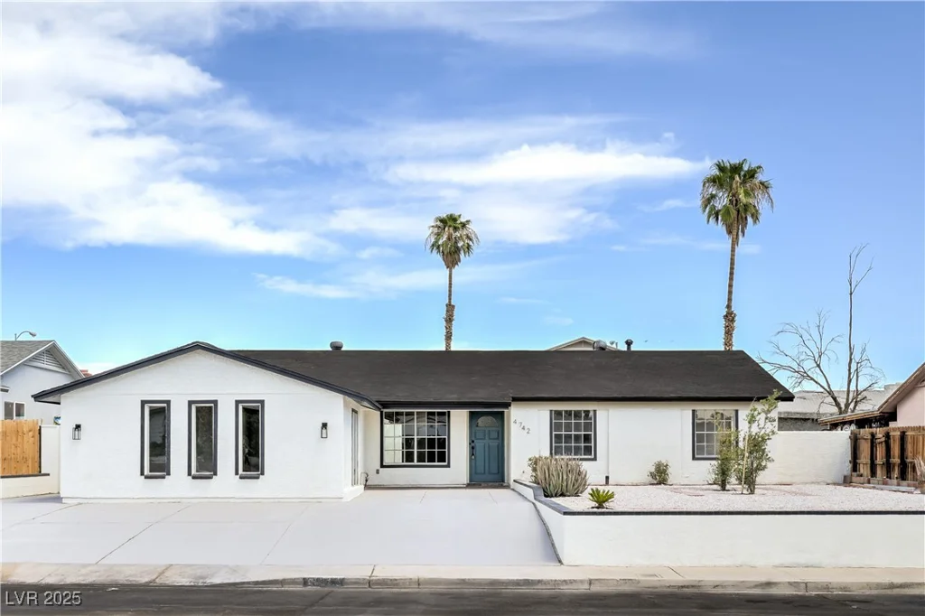 4742 El Tesoro, Las Vegas, NV 89121