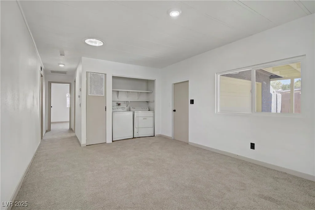 153 Sir Thomas, Las Vegas, NV 89110