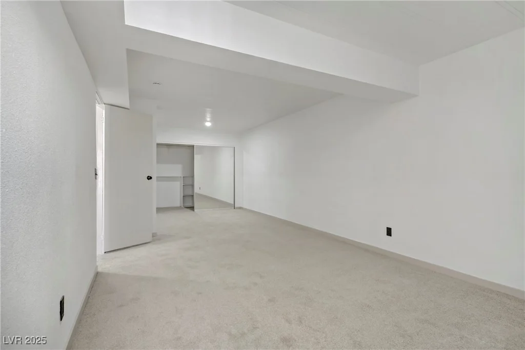 153 Sir Thomas, Las Vegas, NV 89110