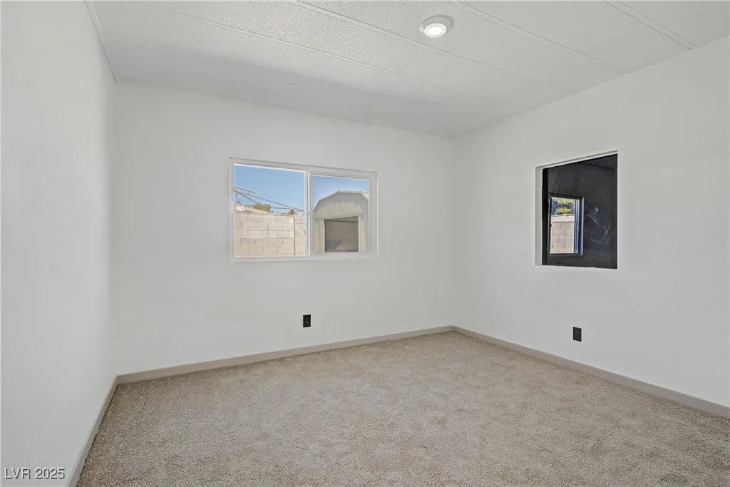 153 Sir Thomas, Las Vegas, NV 89110
