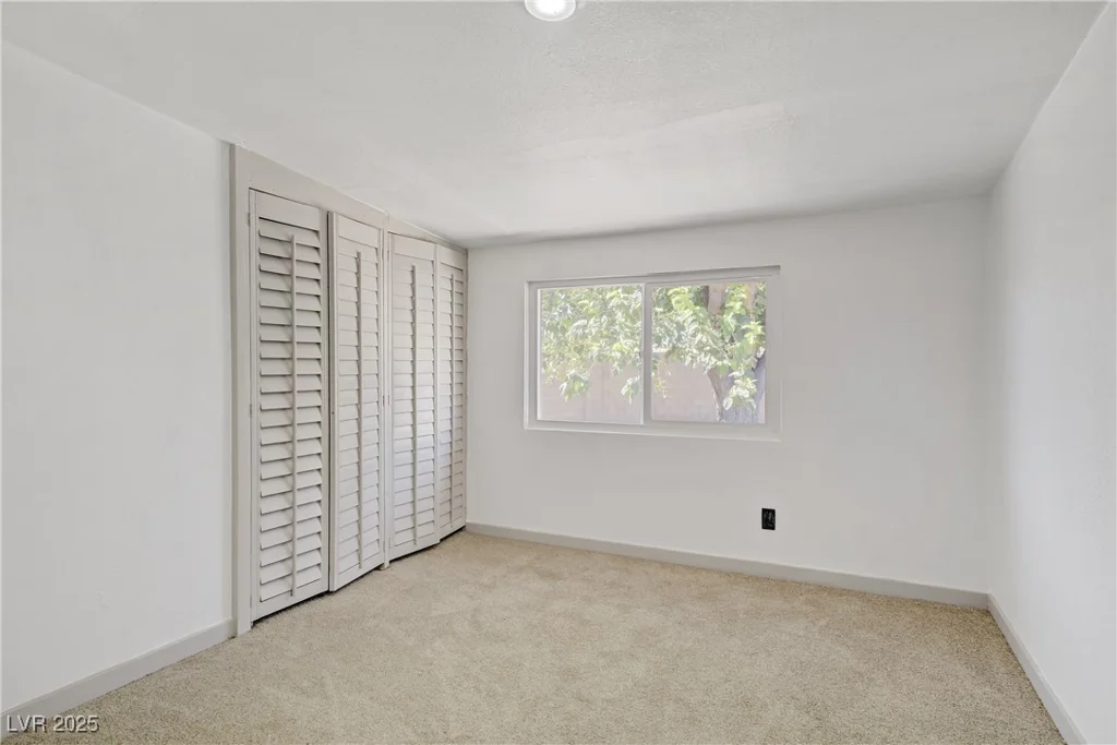 153 Sir Thomas, Las Vegas, NV 89110