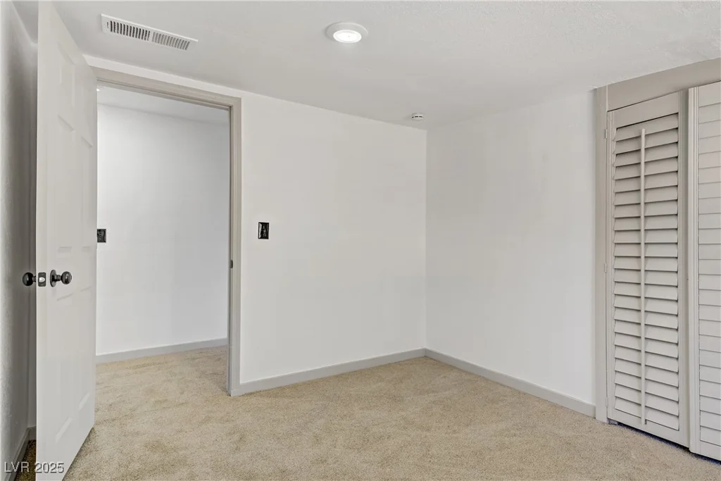 153 Sir Thomas, Las Vegas, NV 89110