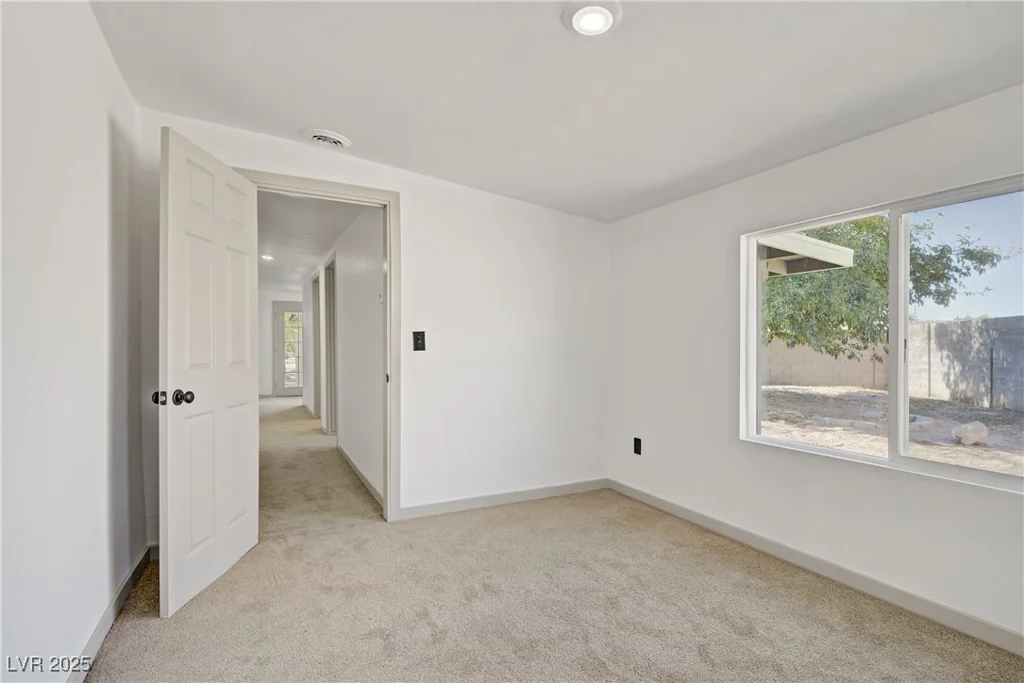 153 Sir Thomas, Las Vegas, NV 89110
