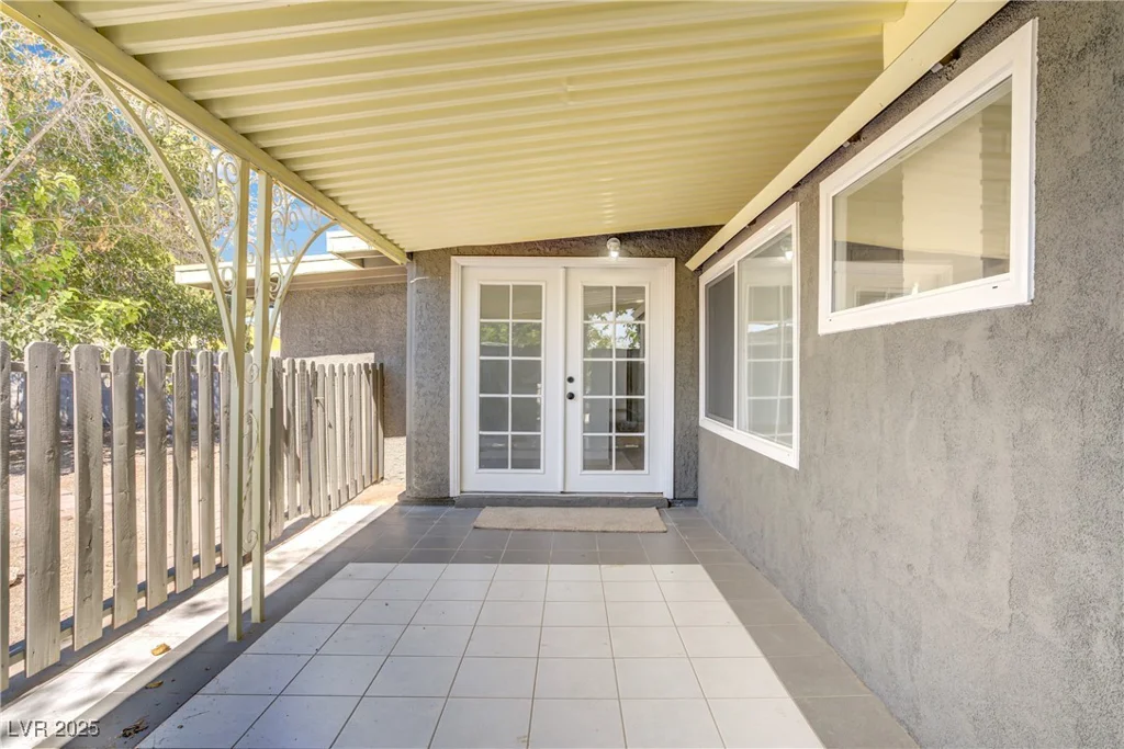 153 Sir Thomas, Las Vegas, NV 89110