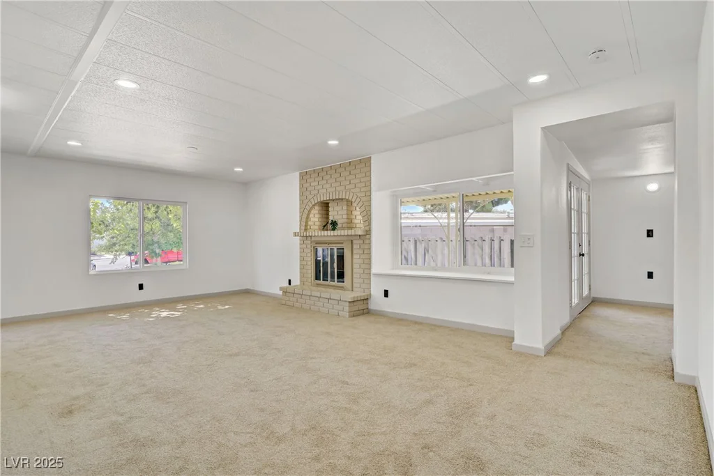 153 Sir Thomas, Las Vegas, NV 89110