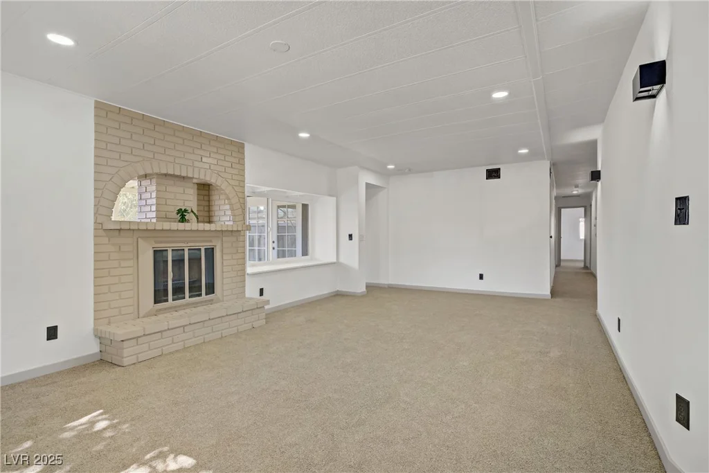 153 Sir Thomas, Las Vegas, NV 89110