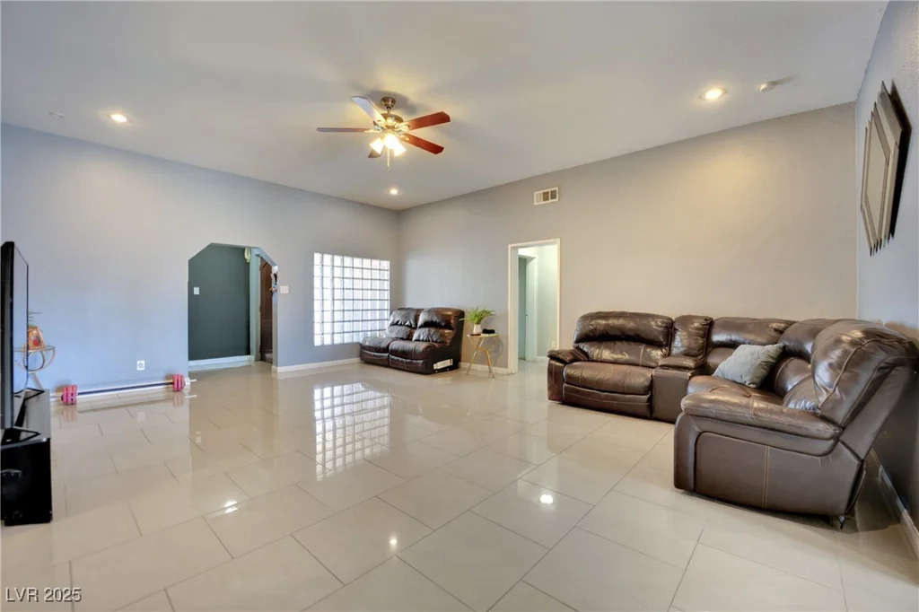 5807 Madre Mesa, Las Vegas, NV 89108