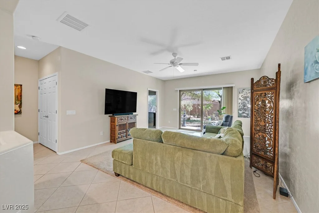 6097 FALCONER, Las Vegas, NV 89122