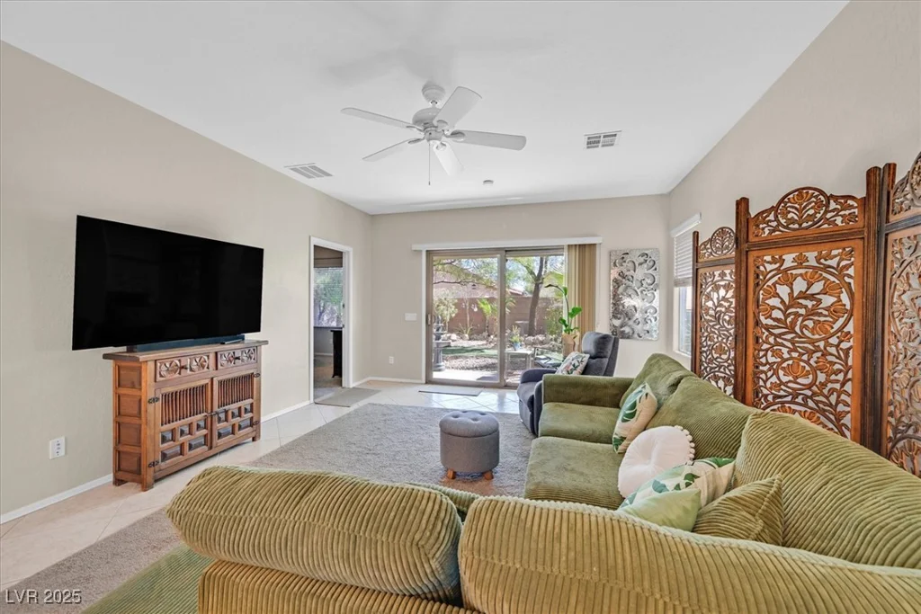 6097 FALCONER, Las Vegas, NV 89122