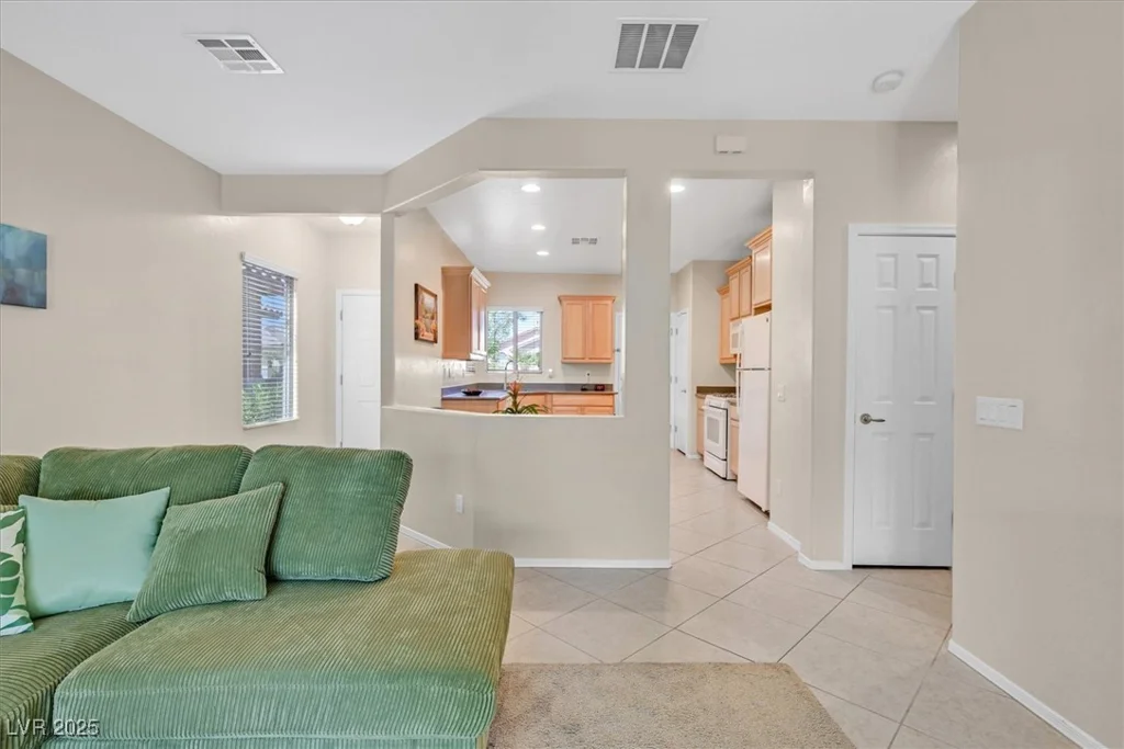 6097 FALCONER, Las Vegas, NV 89122
