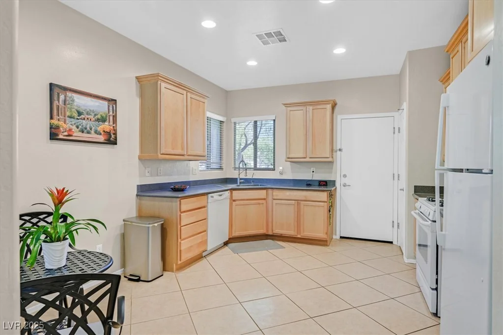 6097 FALCONER, Las Vegas, NV 89122