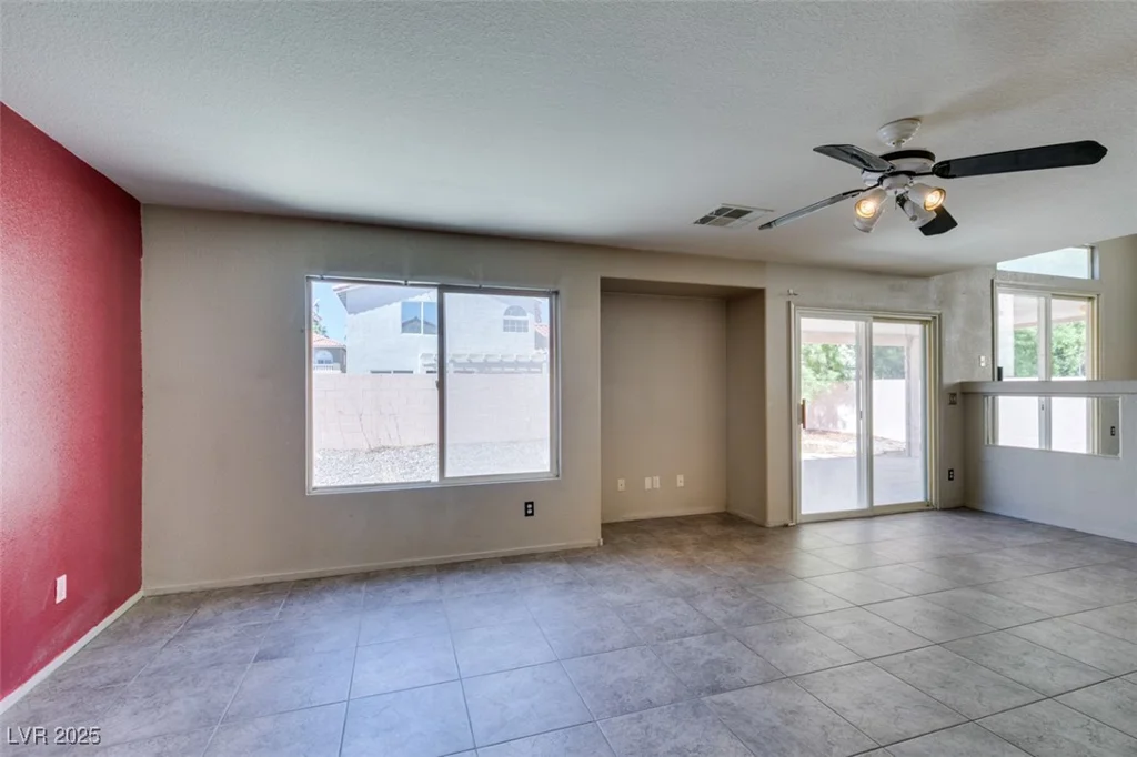 9851 Silver Dew, Las Vegas, NV 89183
