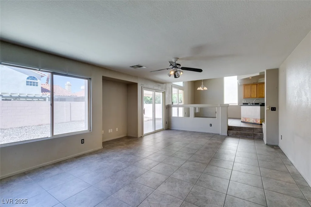 9851 Silver Dew, Las Vegas, NV 89183