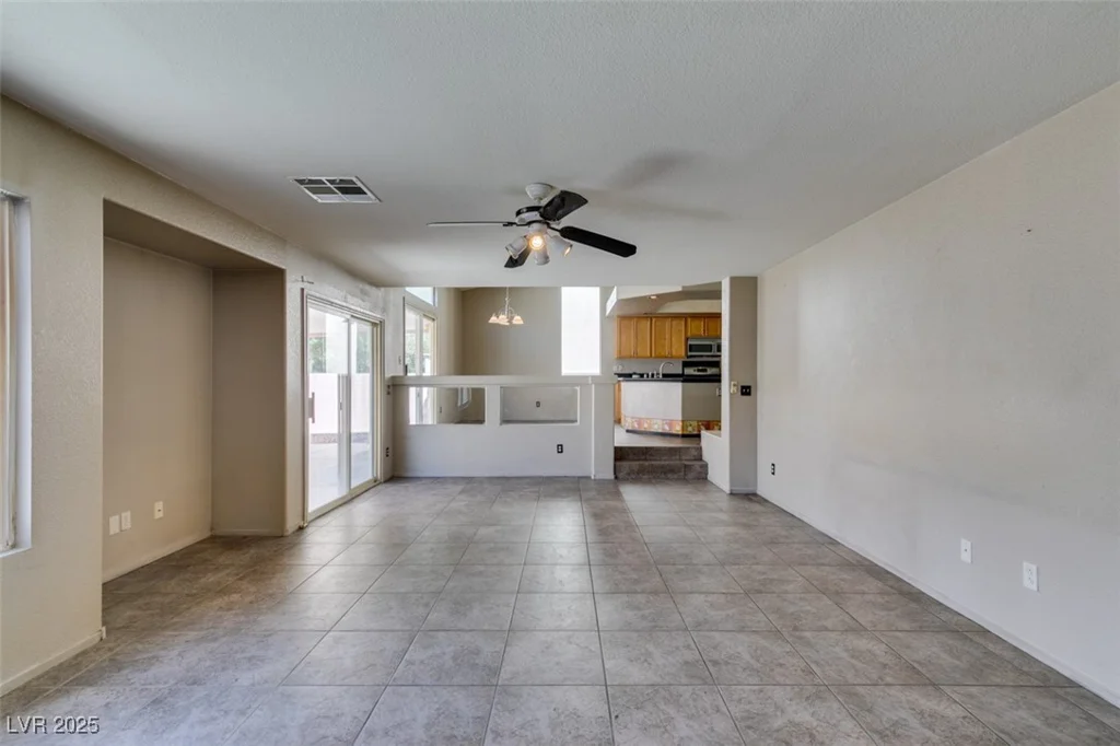 9851 Silver Dew, Las Vegas, NV 89183