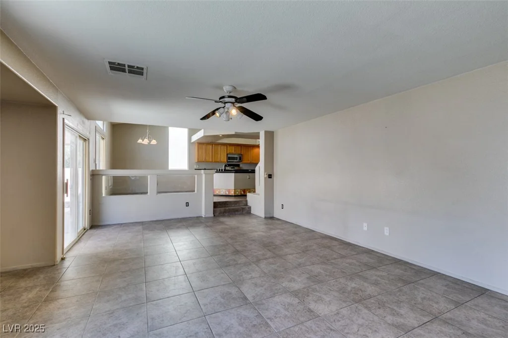 9851 Silver Dew, Las Vegas, NV 89183