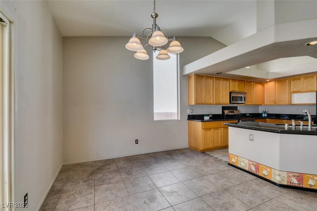 9851 Silver Dew, Las Vegas, NV 89183