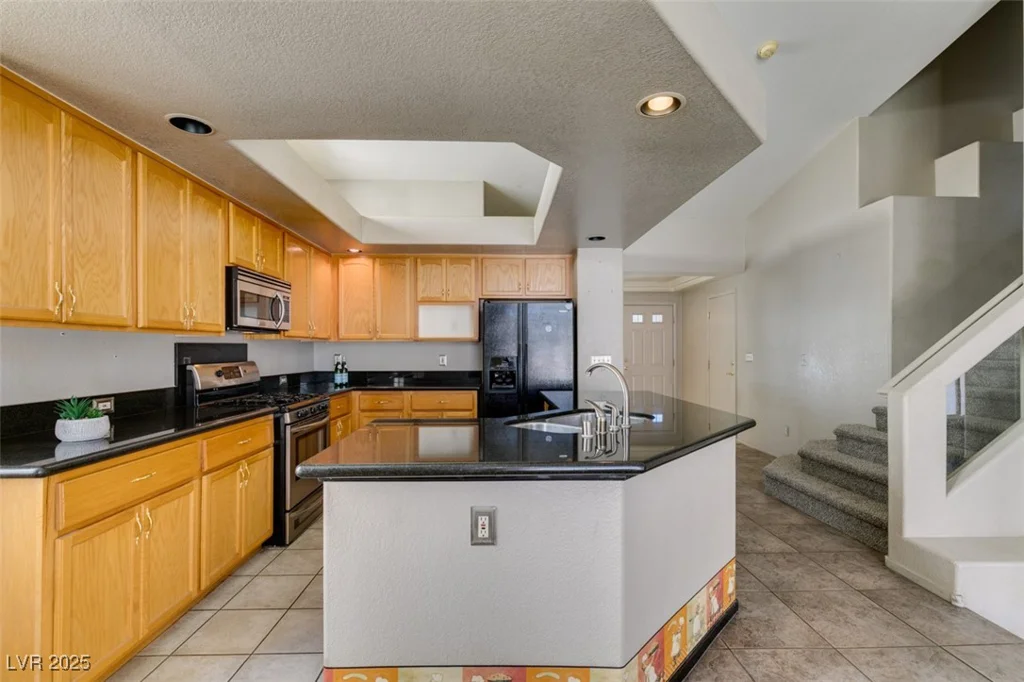 9851 Silver Dew, Las Vegas, NV 89183