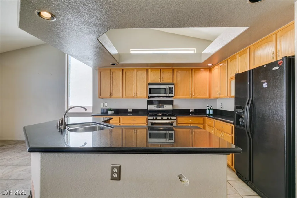 9851 Silver Dew, Las Vegas, NV 89183