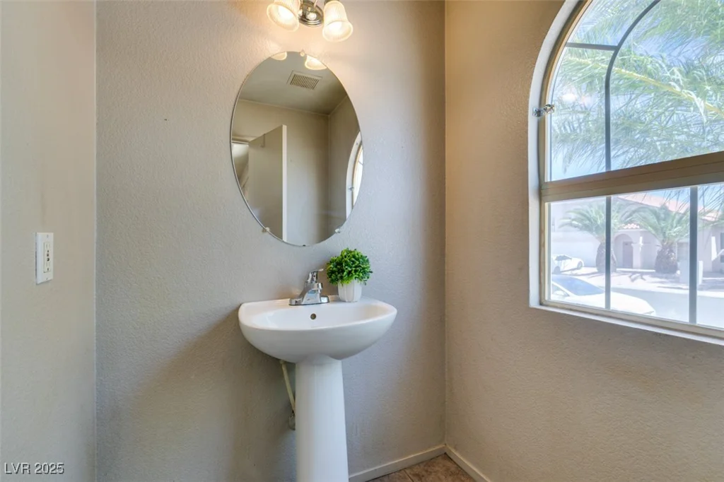 9851 Silver Dew, Las Vegas, NV 89183
