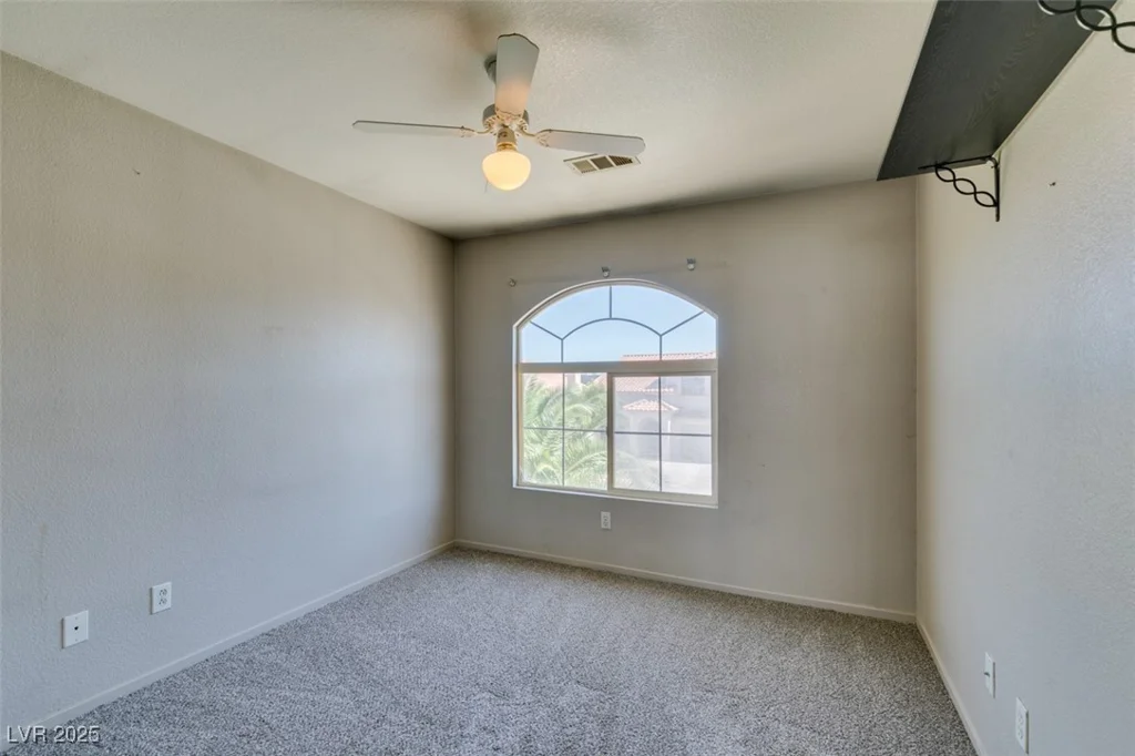9851 Silver Dew, Las Vegas, NV 89183