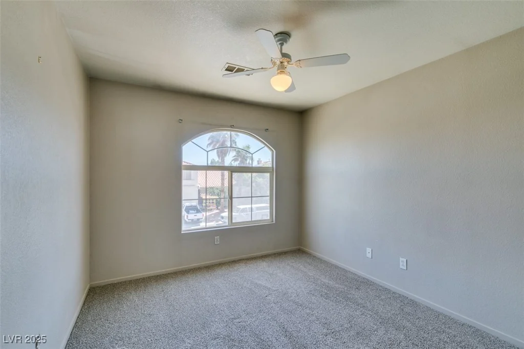 9851 Silver Dew, Las Vegas, NV 89183
