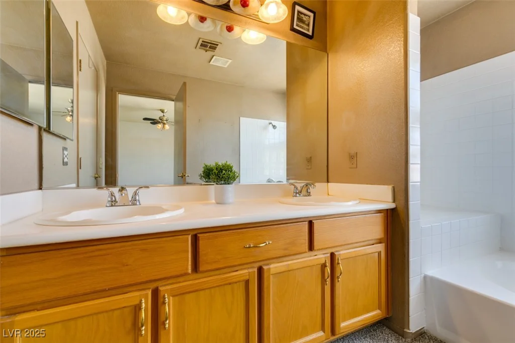 9851 Silver Dew, Las Vegas, NV 89183