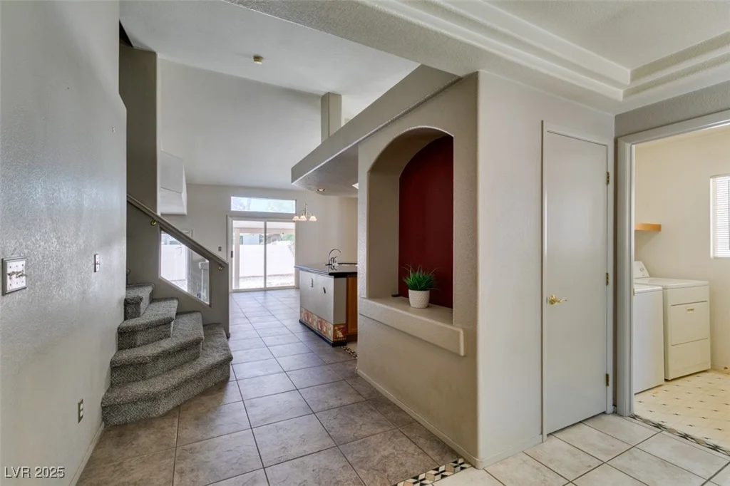 9851 Silver Dew, Las Vegas, NV 89183