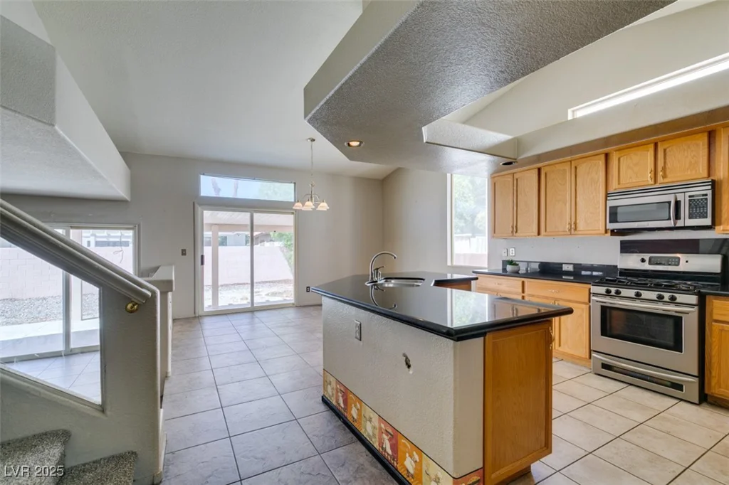 9851 Silver Dew, Las Vegas, NV 89183