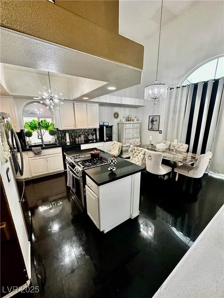 3571 Campbell, Las Vegas, NV 89129