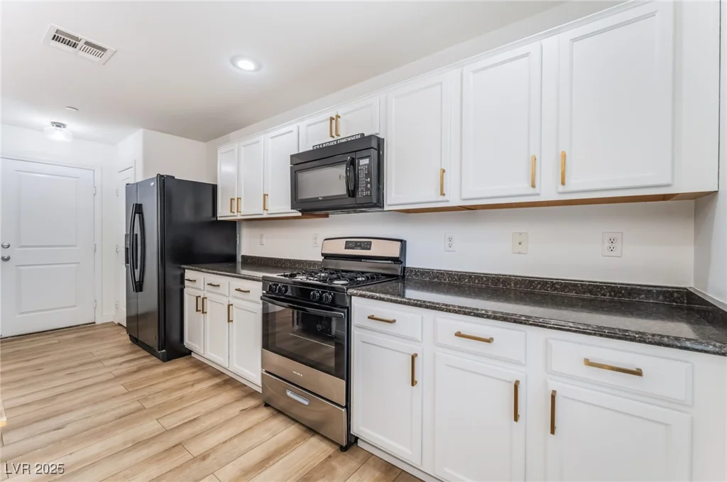 9013 Boston Springs, Las Vegas, NV 89149