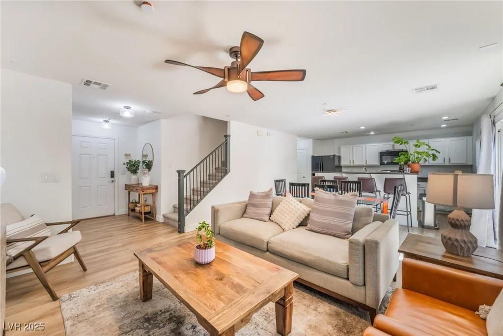 9013 Boston Springs, Las Vegas, NV 89149