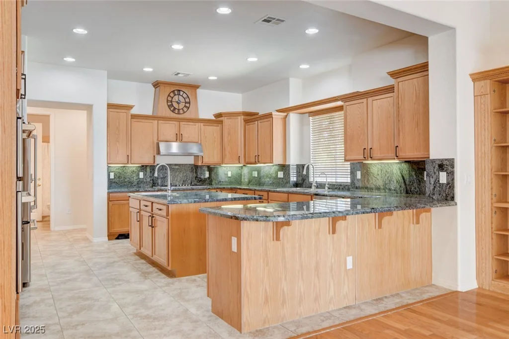 7504 Via Del Mar, Las Vegas, NV 89131
