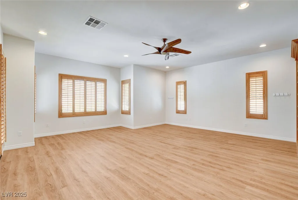 7504 Via Del Mar, Las Vegas, NV 89131