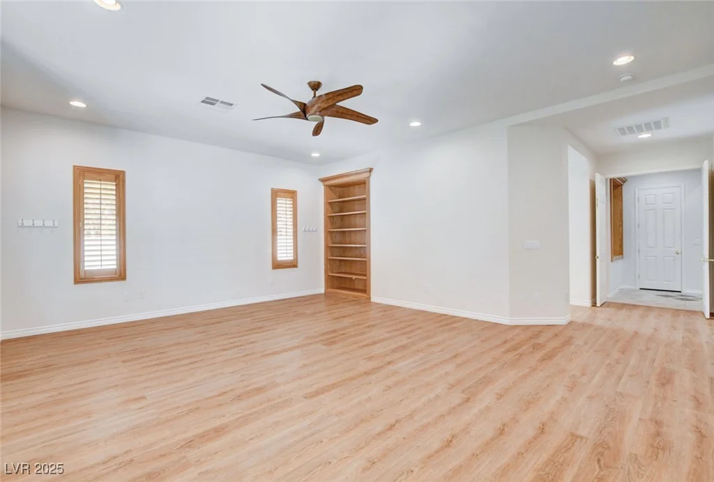 7504 Via Del Mar, Las Vegas, NV 89131