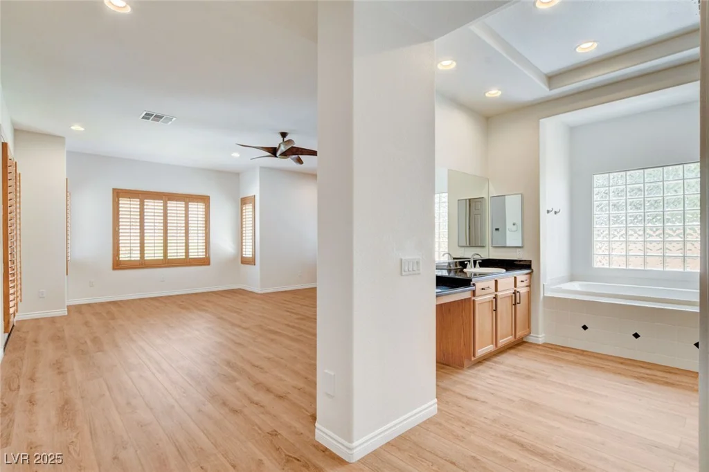 7504 Via Del Mar, Las Vegas, NV 89131