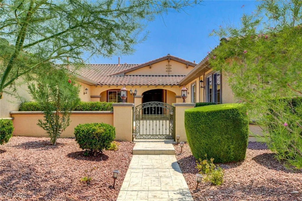 7504 Via Del Mar, Las Vegas, NV 89131